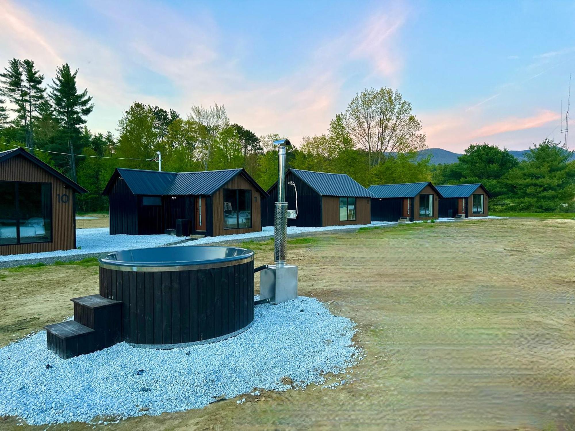 Emrose Luxury Cabins Brandon Екстериор снимка