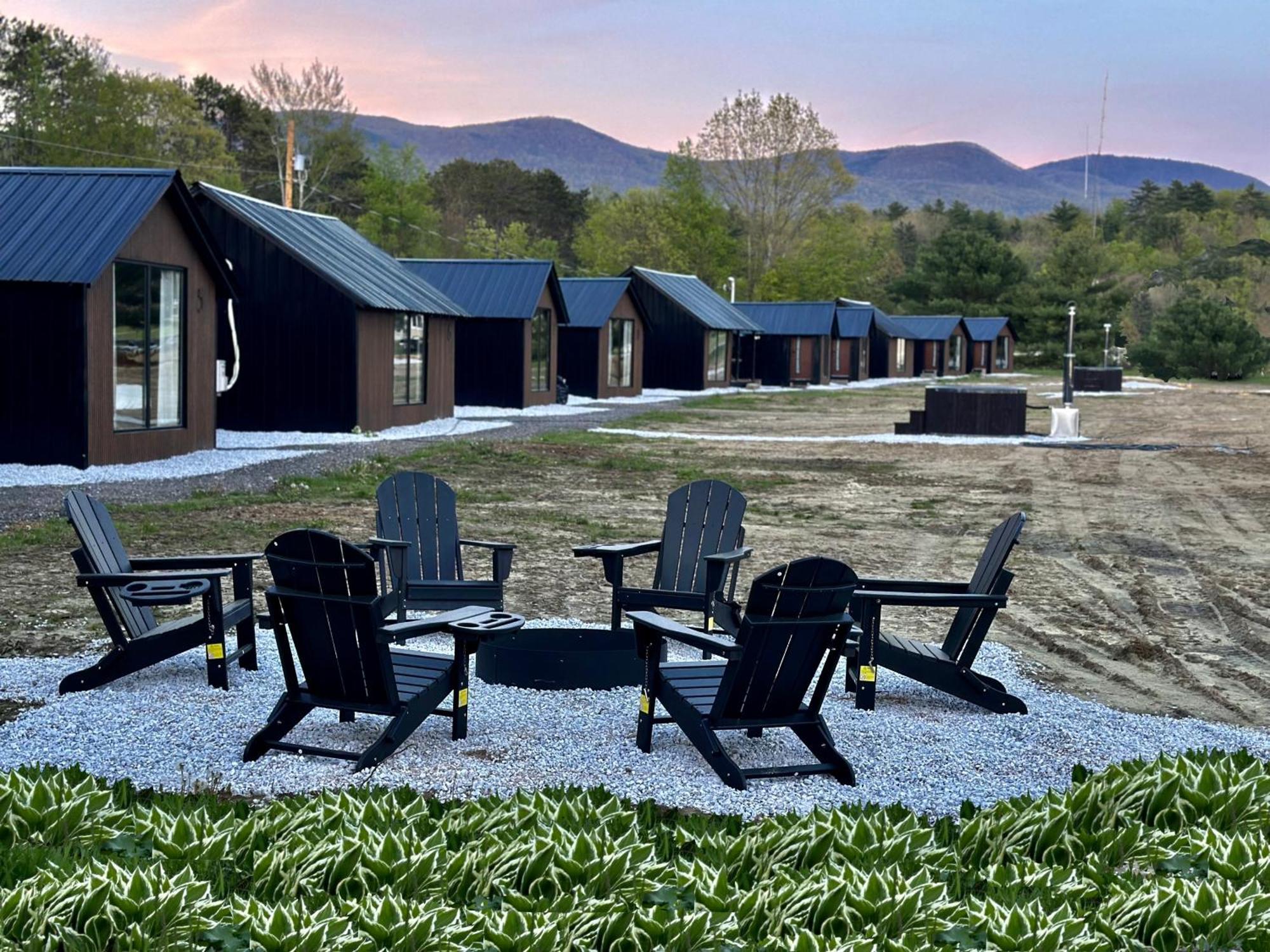 Emrose Luxury Cabins Brandon Екстериор снимка